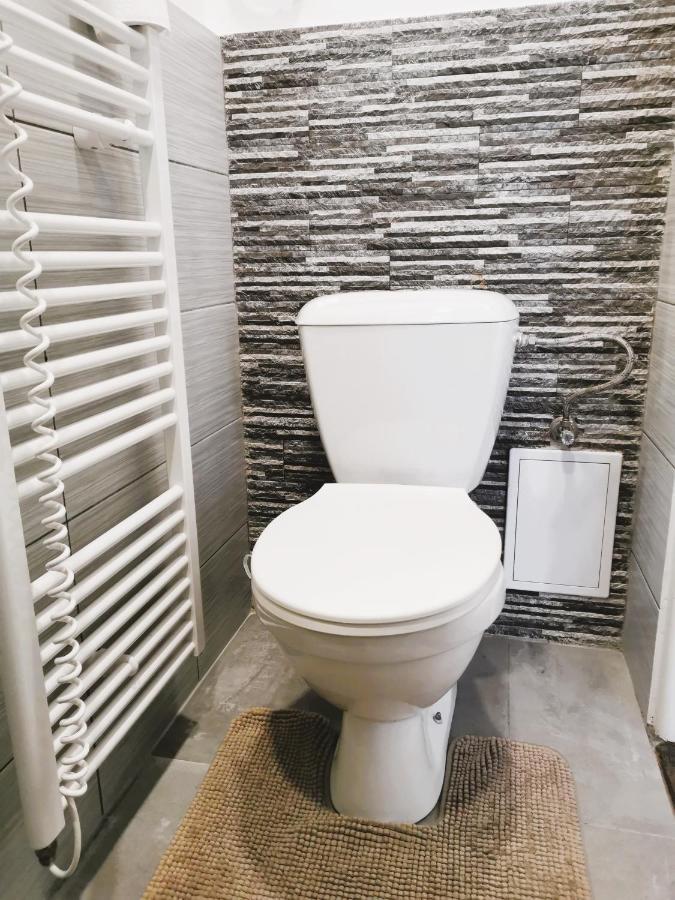 Apt 100 프라하 외부 사진